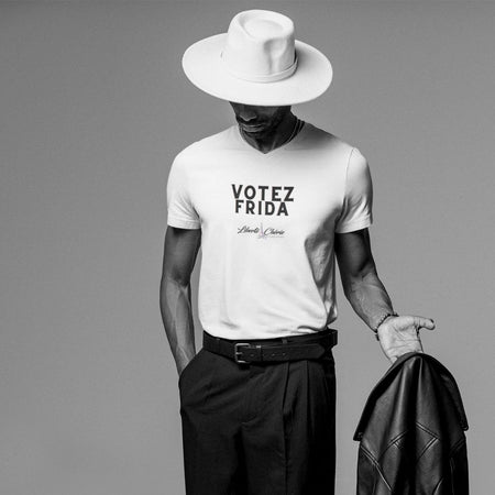Liberté Chérie™ | <b>T-Shirt Féministe Col V Votez Frida</b>